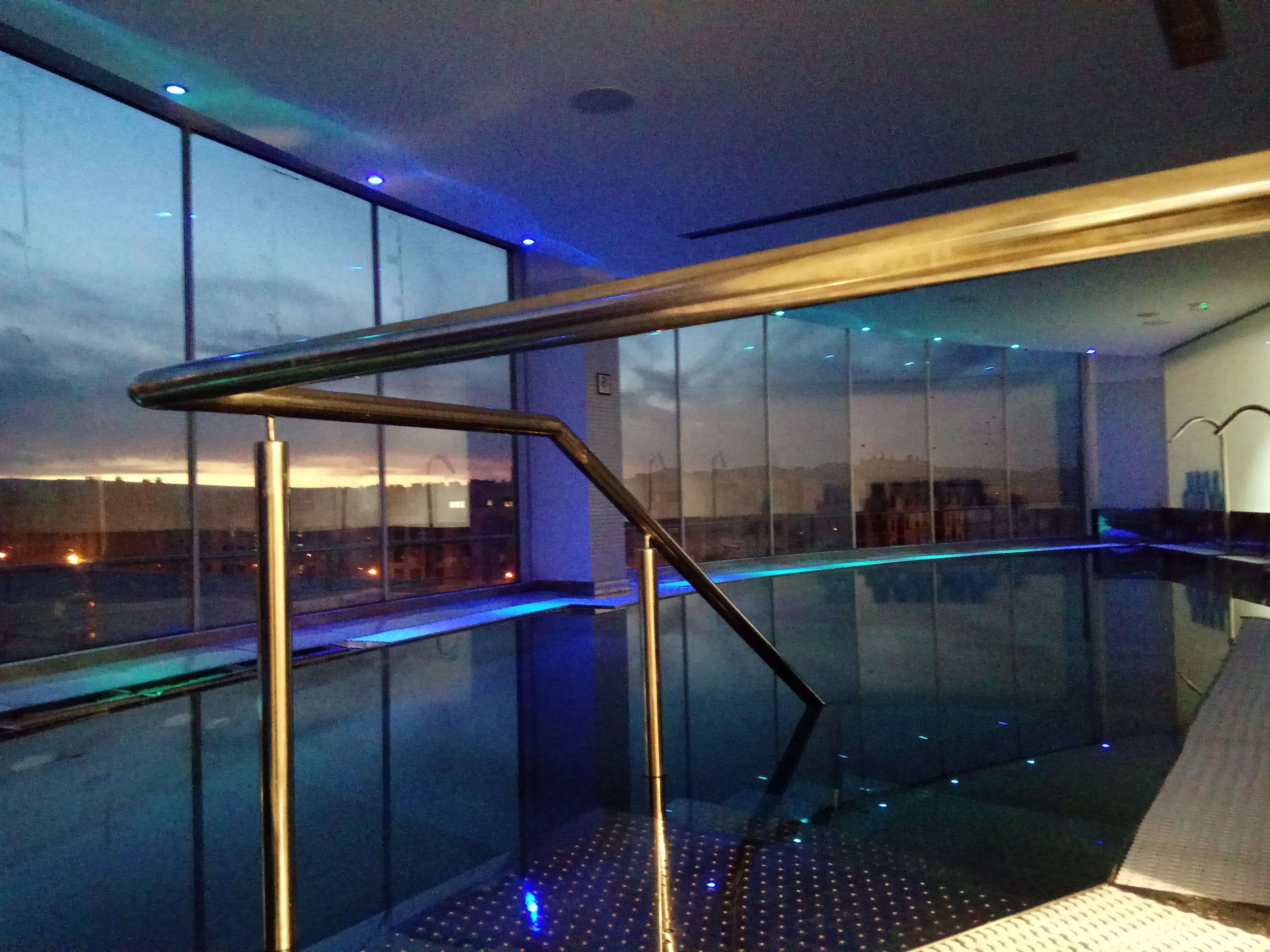 Gran Hotel Lakua Vitoria-Gasteiz Exteriör bild The Sky Bar