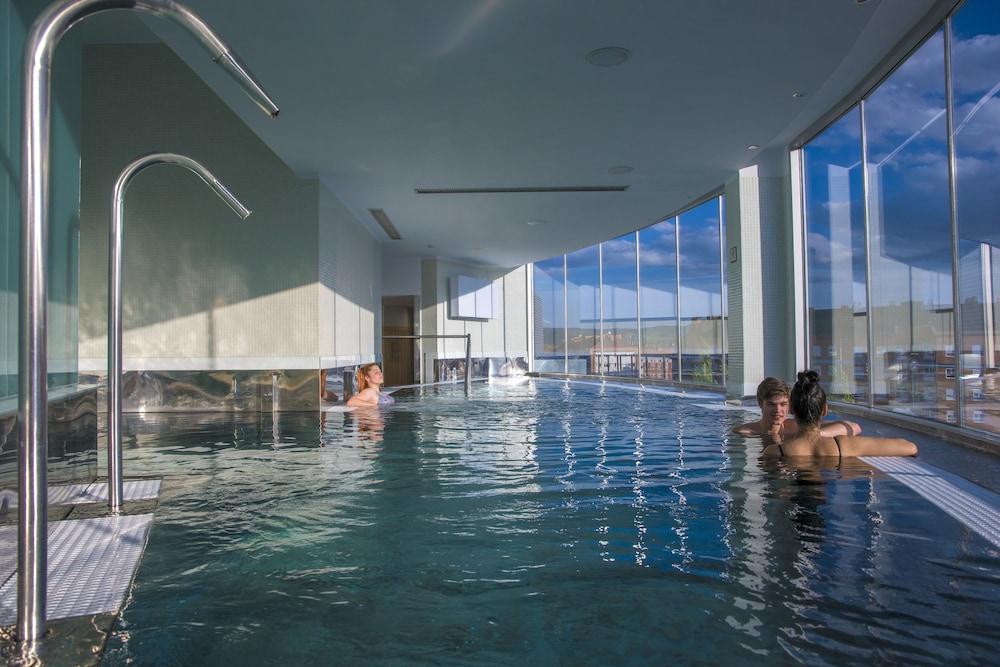 Gran Hotel Lakua Vitoria-Gasteiz Exteriör bild The spa at The Landmark